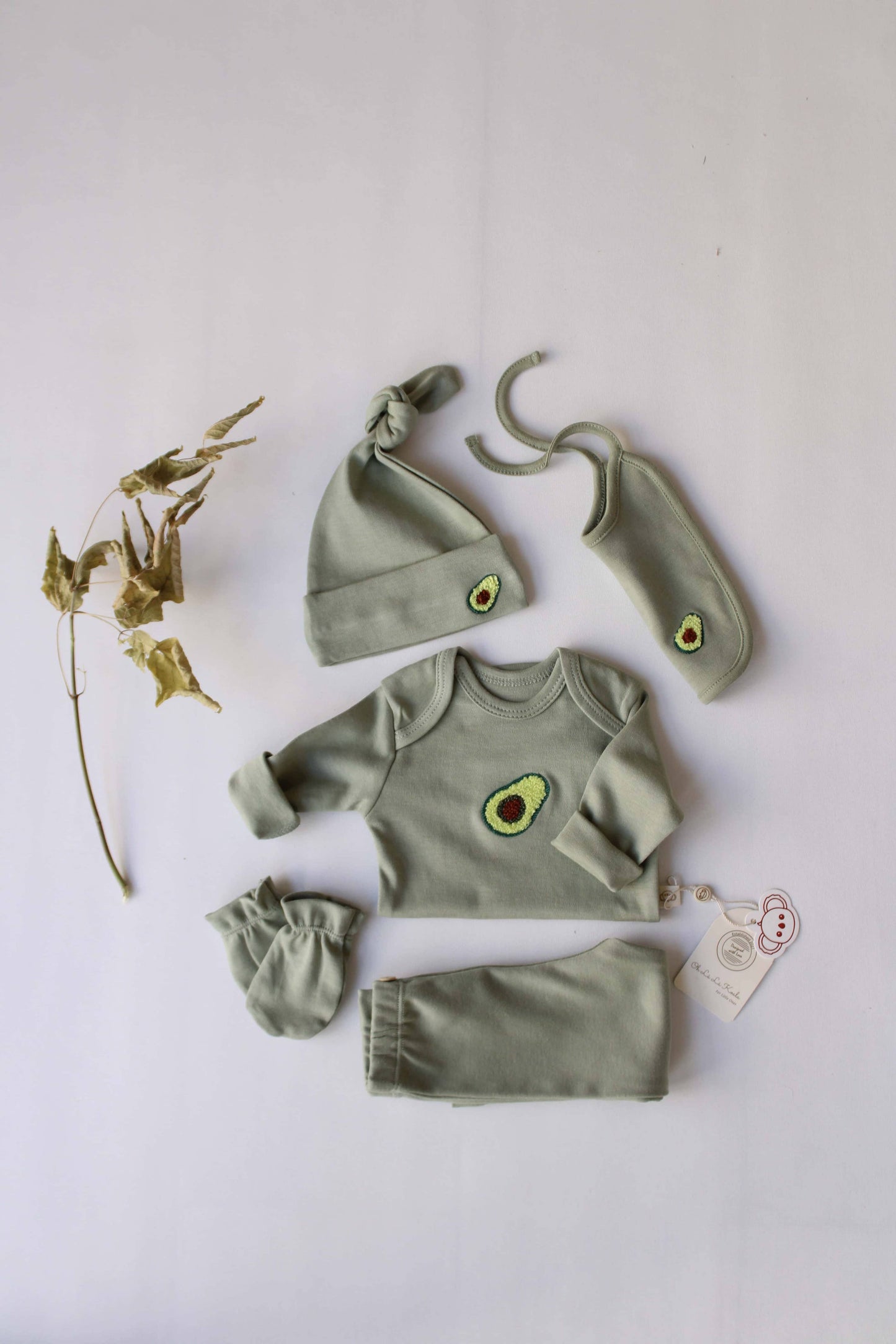 Avocado Patterned 5 Piece Newborn Set